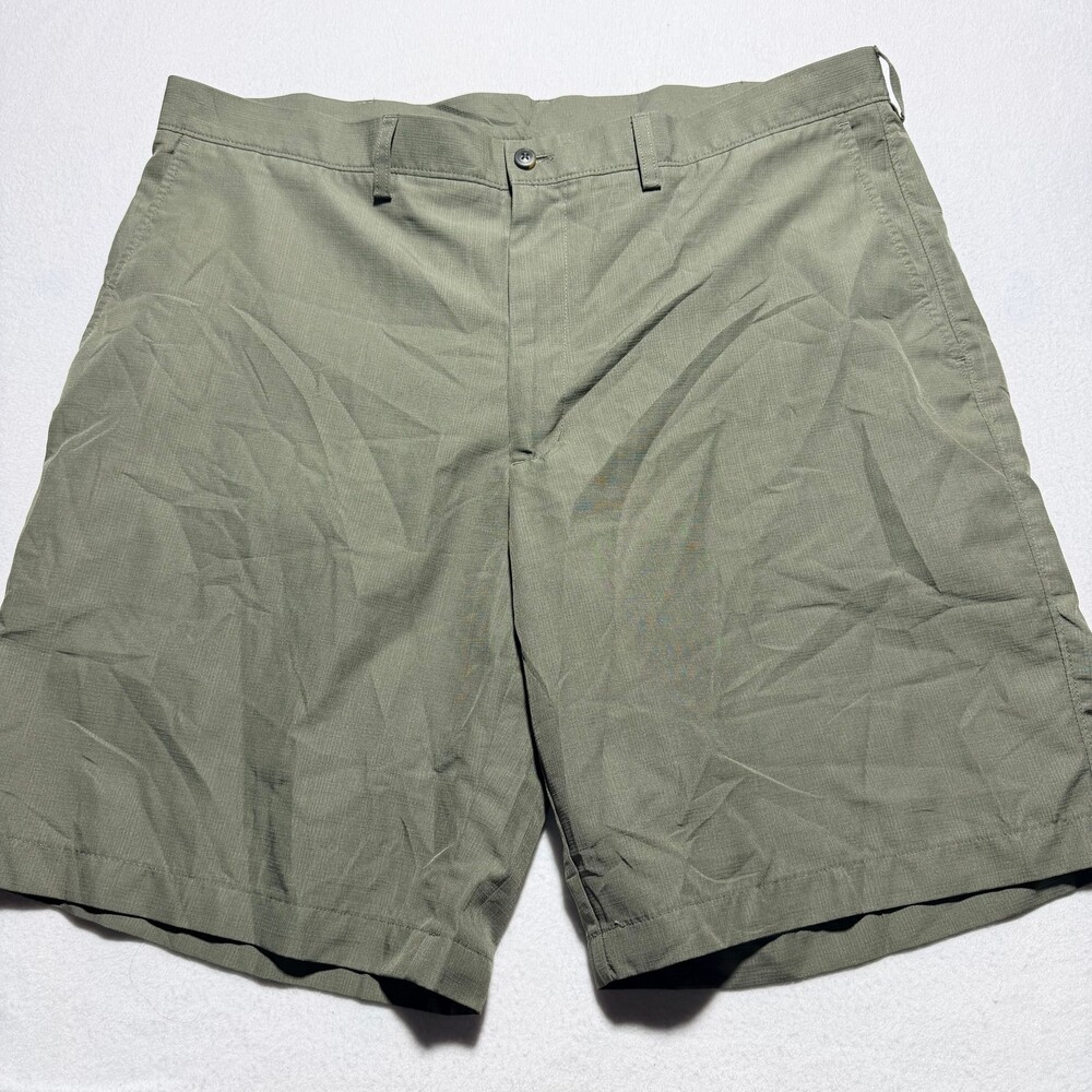 Haggar Olive Green Polyester Shorts Size 34 Made in Indonesia